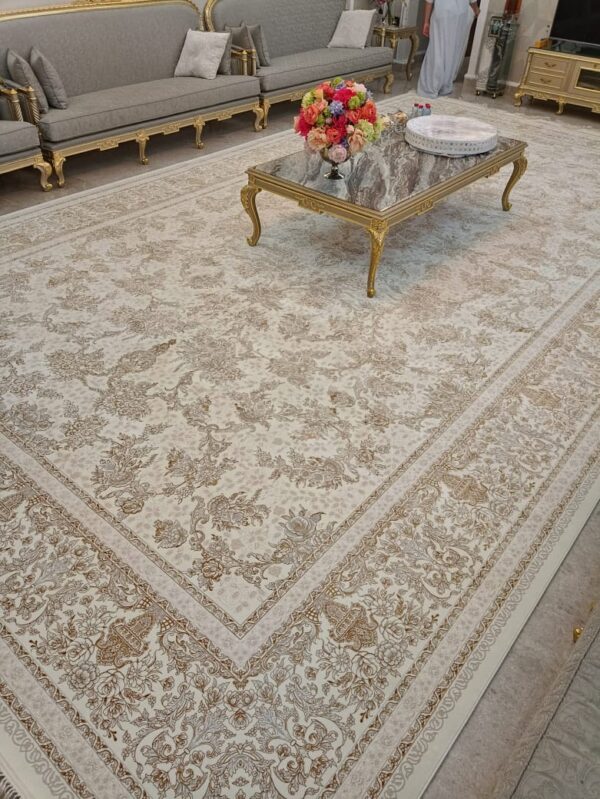 Elegant Cream & Gold Carpet Rug