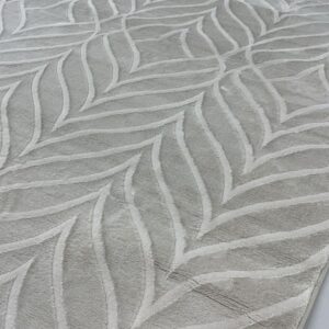 Elegant Cream Rug