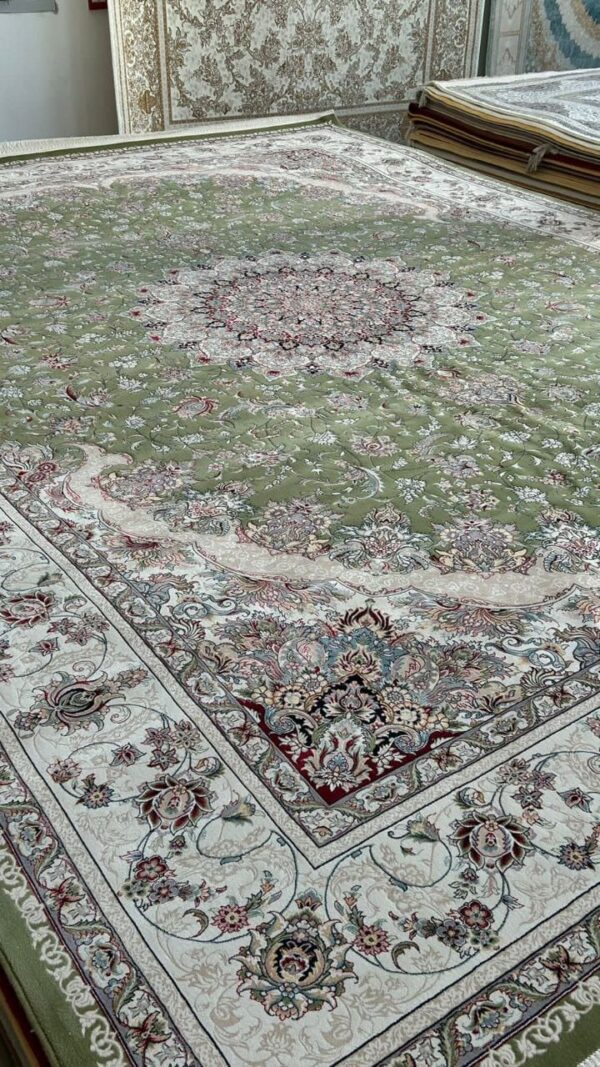 Luxury Green & Ivory Design Rug