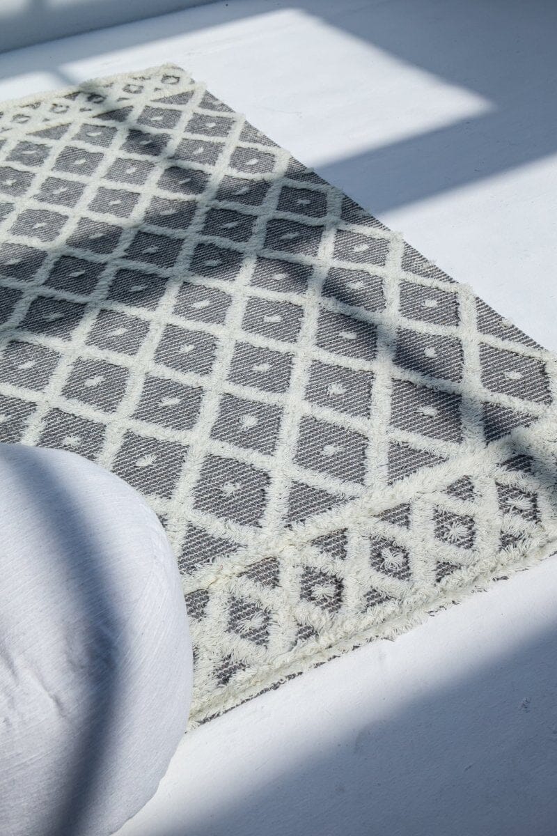White Diamonds Grey Handwoven Rug