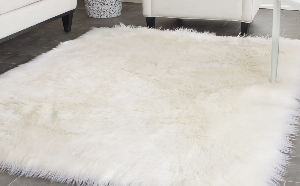 White Color Cozy Underfoot Wool Rug