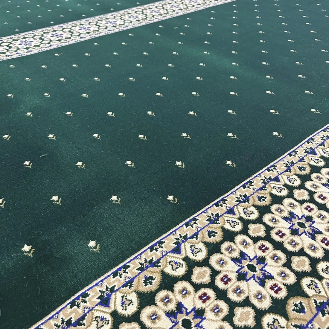 Deep Green Mosque Carpet – Prayer Row Design