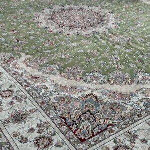 Luxury Green & Ivory Design Rug