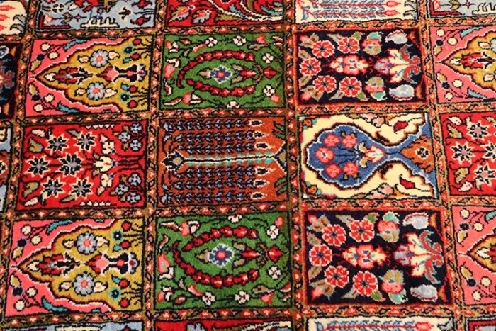 R9394 Vintage Bahktiari Persian Rug - Image 3